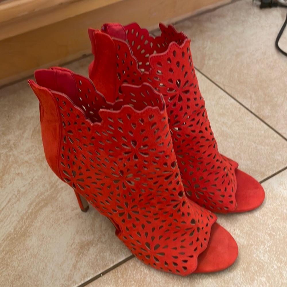 Size 8 aldo high heels